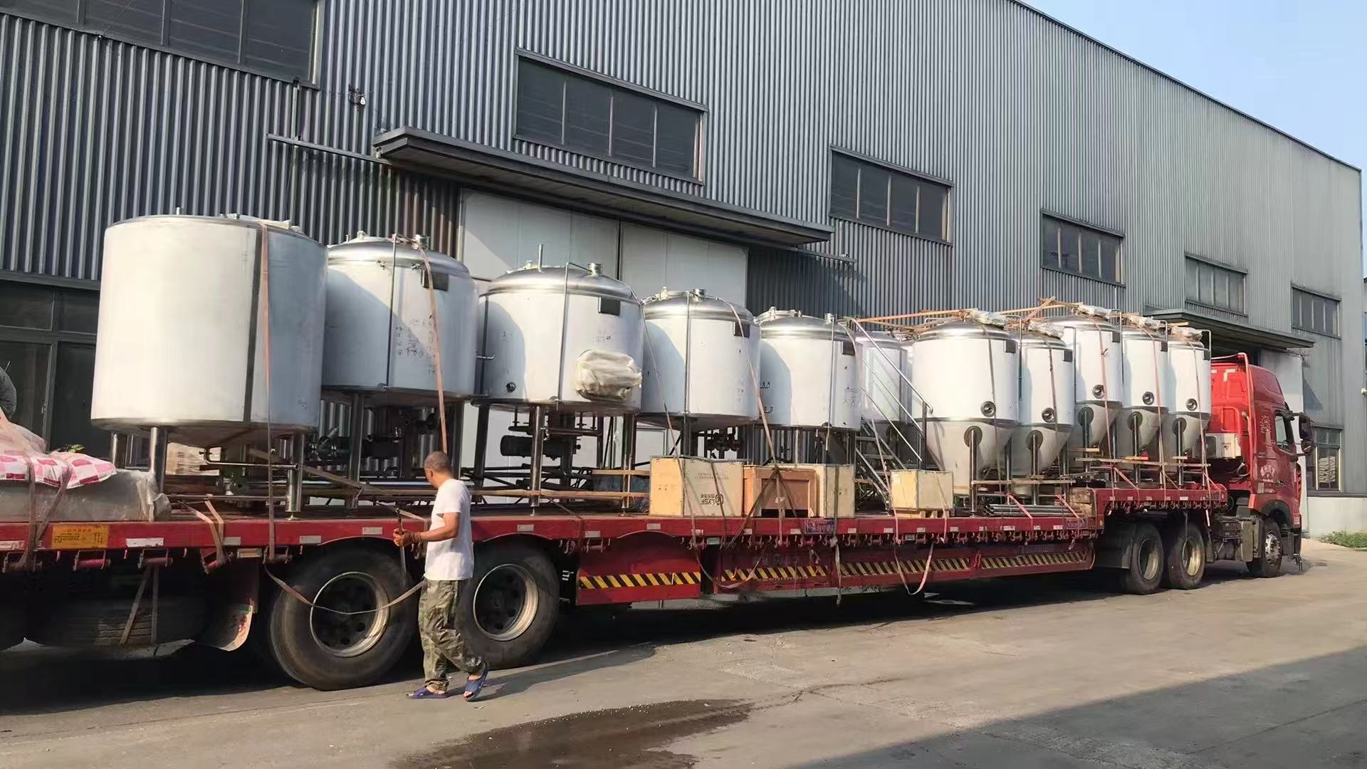 康巴什精酿啤酒设备厂—精酿啤酒设备